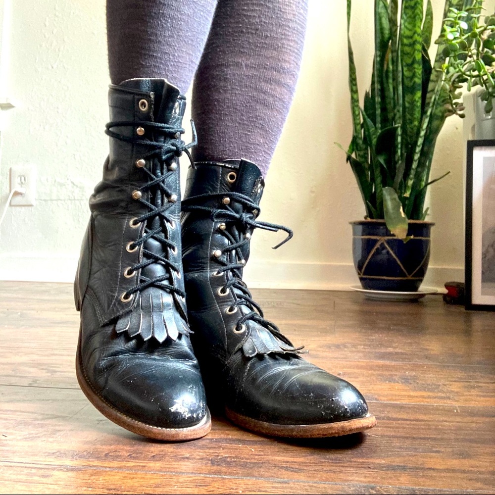 Vintage Justin black leather roper boots